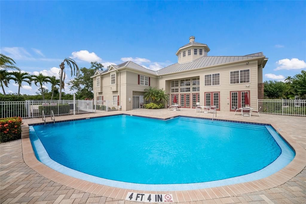 For Sale: $250,000 (2 beds, 2 baths, 1168 Square Feet)