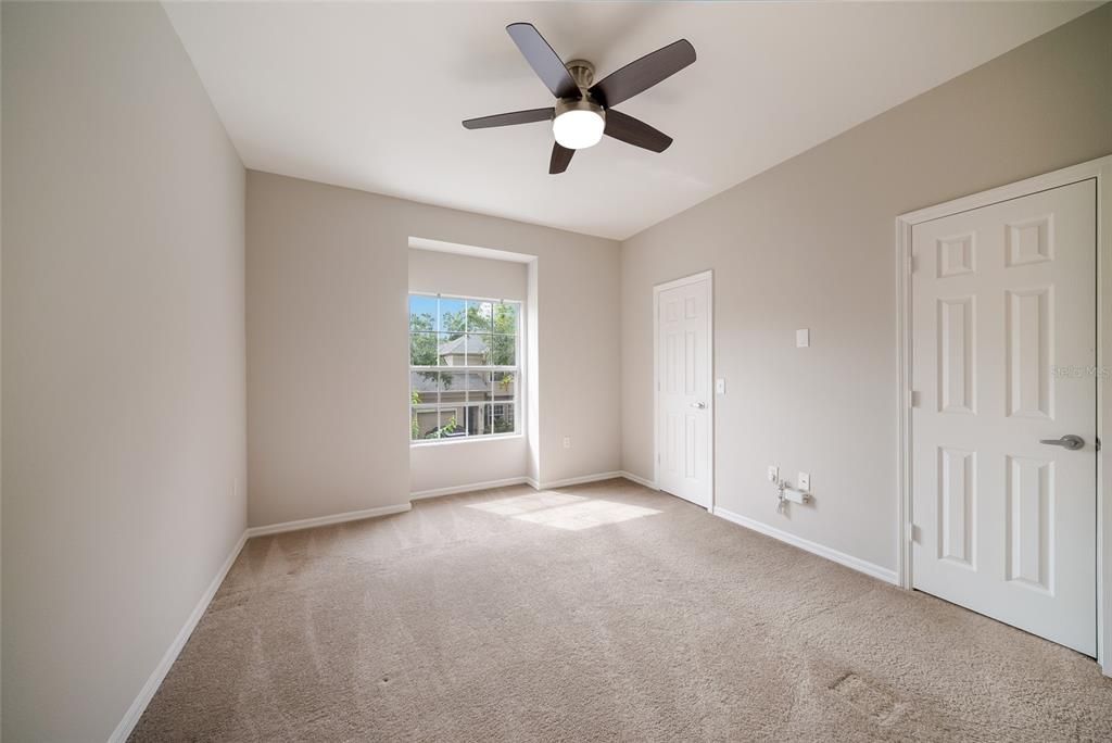For Sale: $250,000 (2 beds, 2 baths, 1168 Square Feet)