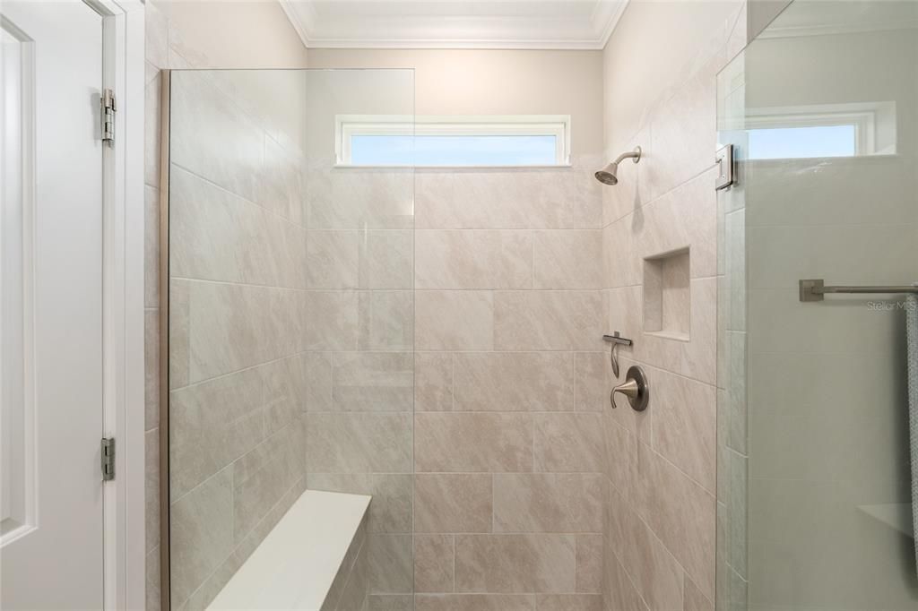 For Sale: $389,900 (3 beds, 2 baths, 1662 Square Feet)