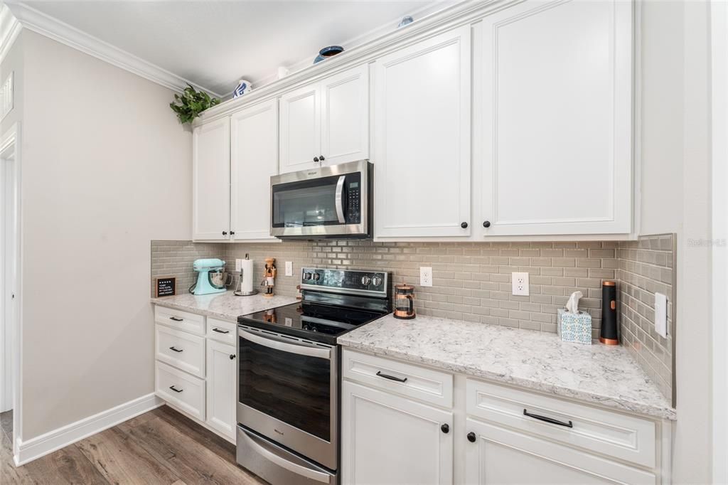 For Sale: $389,900 (3 beds, 2 baths, 1662 Square Feet)