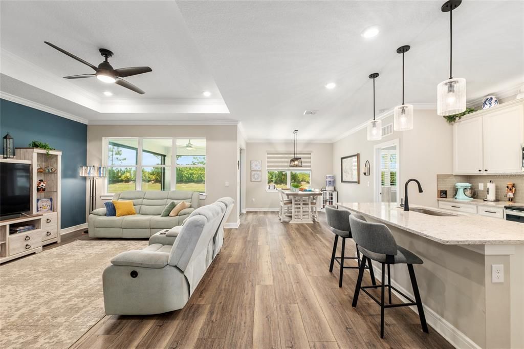 For Sale: $389,900 (3 beds, 2 baths, 1662 Square Feet)
