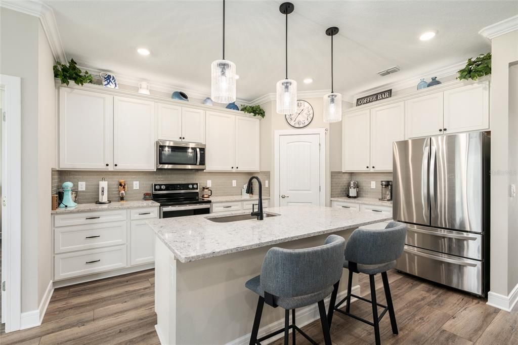 For Sale: $389,900 (3 beds, 2 baths, 1662 Square Feet)