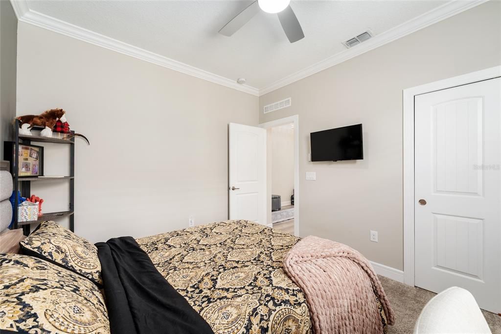 For Sale: $389,900 (3 beds, 2 baths, 1662 Square Feet)