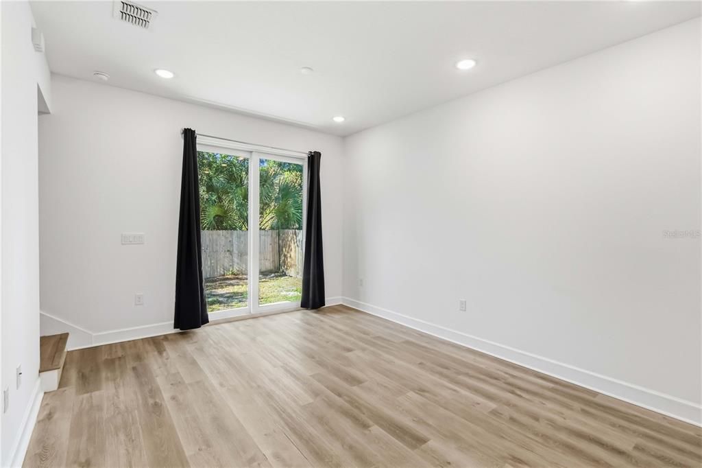 For Sale: $824,900 (6 beds, 4 baths, 3231 Square Feet)