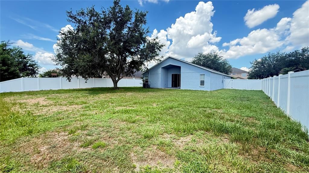 For Sale: $330,000 (4 beds, 3 baths, 1789 Square Feet)