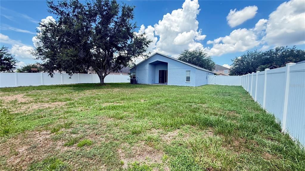 For Sale: $330,000 (4 beds, 3 baths, 1789 Square Feet)