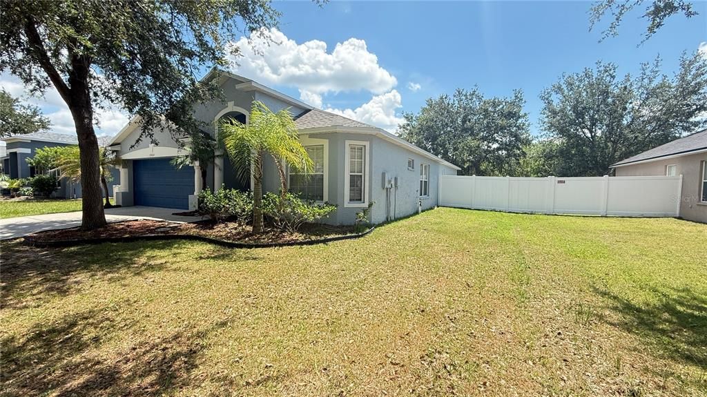 For Sale: $330,000 (4 beds, 3 baths, 1789 Square Feet)