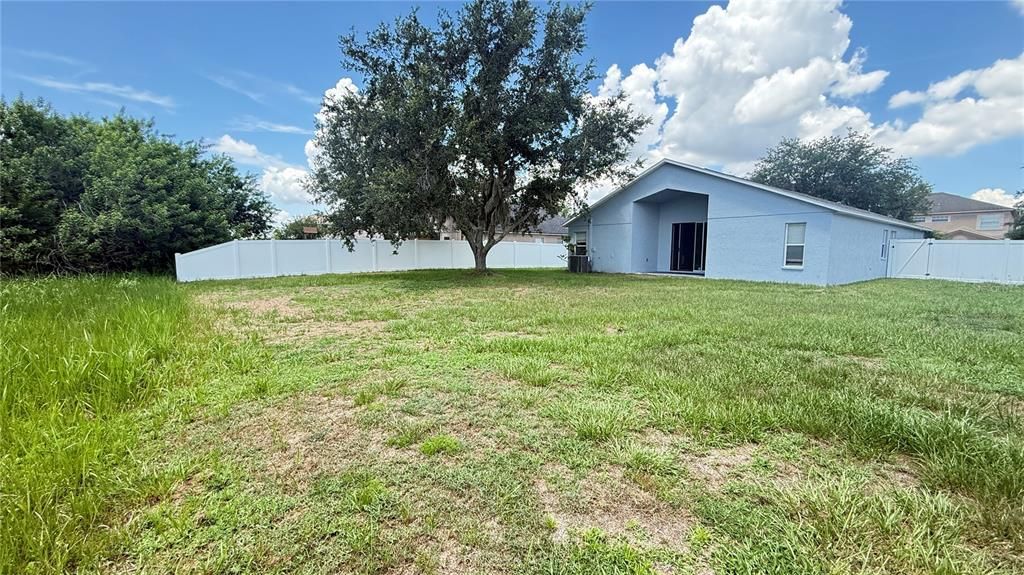 For Sale: $330,000 (4 beds, 3 baths, 1789 Square Feet)