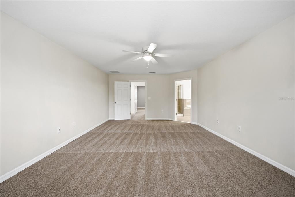 For Sale: $549,000 (5 beds, 4 baths, 3098 Square Feet)