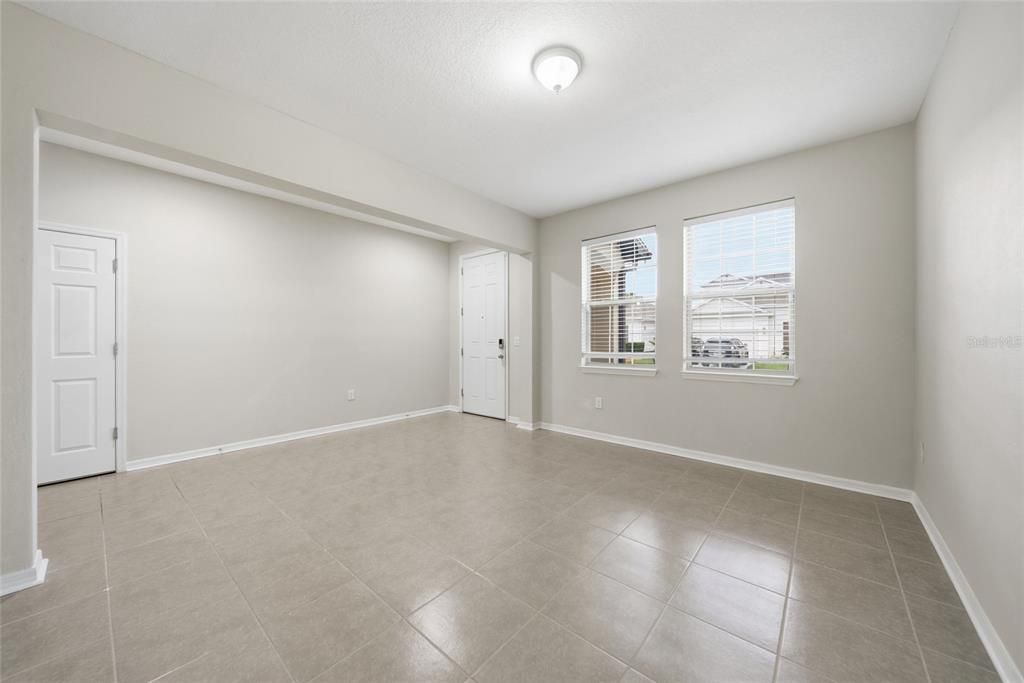 For Sale: $549,000 (5 beds, 4 baths, 3098 Square Feet)