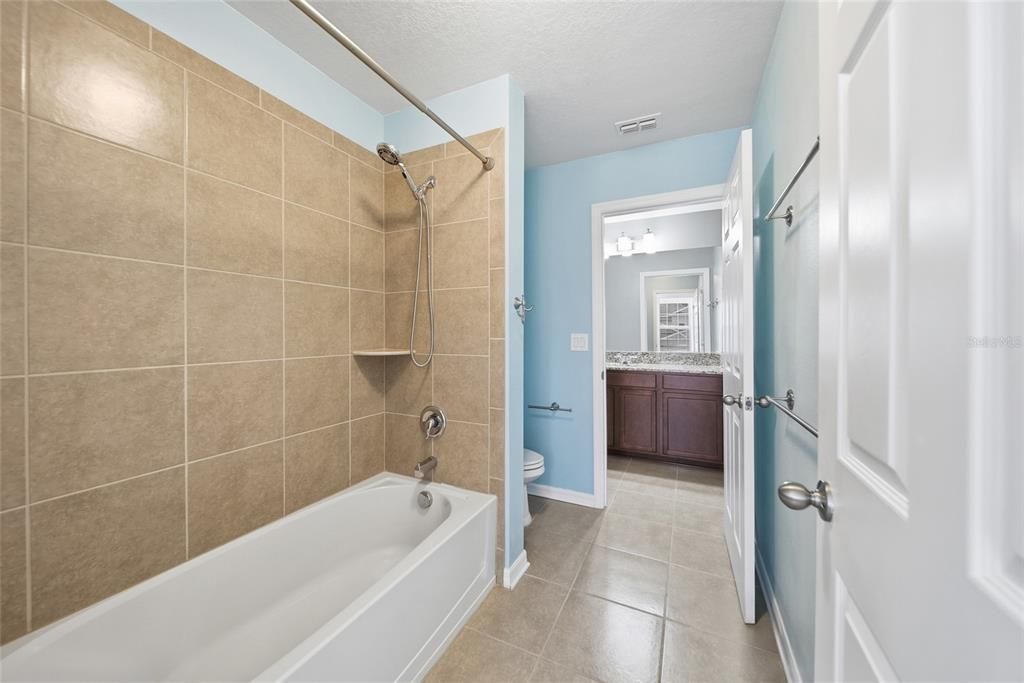 For Sale: $549,000 (5 beds, 4 baths, 3098 Square Feet)