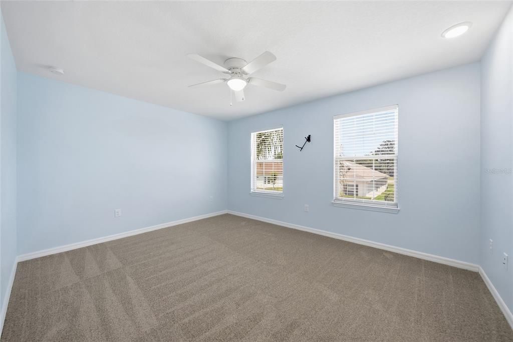 For Sale: $549,000 (5 beds, 4 baths, 3098 Square Feet)