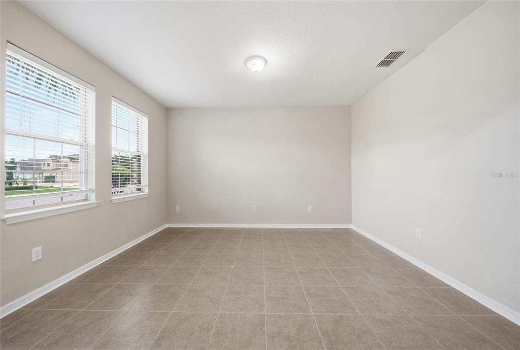 For Sale: $549,000 (5 beds, 4 baths, 3098 Square Feet)