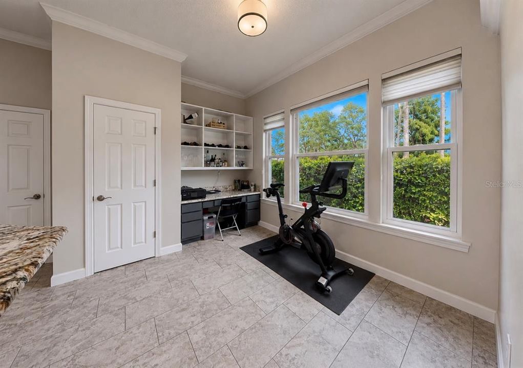 For Sale: $565,000 (3 beds, 2 baths, 1928 Square Feet)