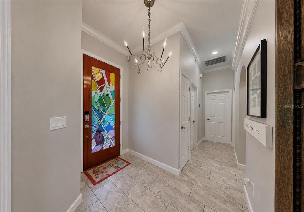 For Sale: $565,000 (3 beds, 2 baths, 1928 Square Feet)