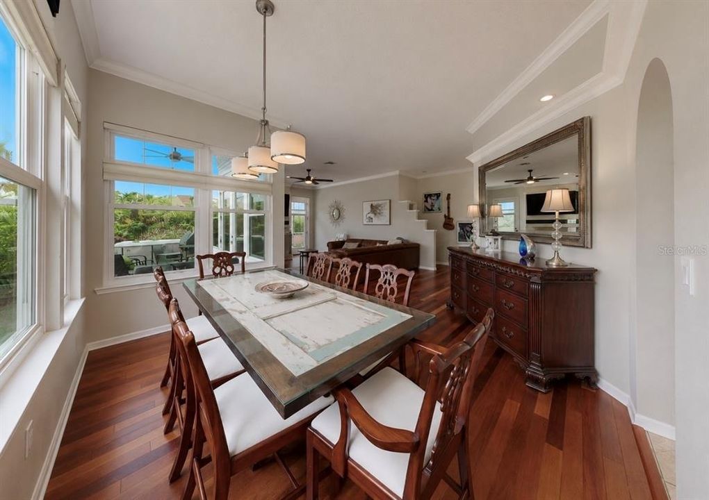 For Sale: $565,000 (3 beds, 2 baths, 1928 Square Feet)