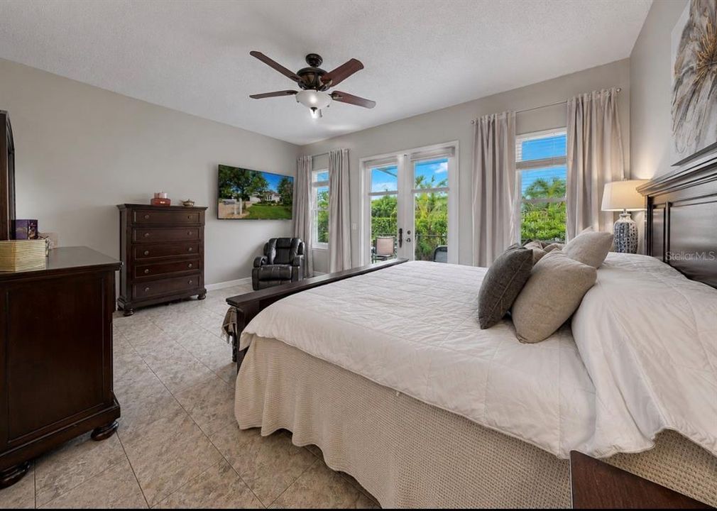 For Sale: $565,000 (3 beds, 2 baths, 1928 Square Feet)
