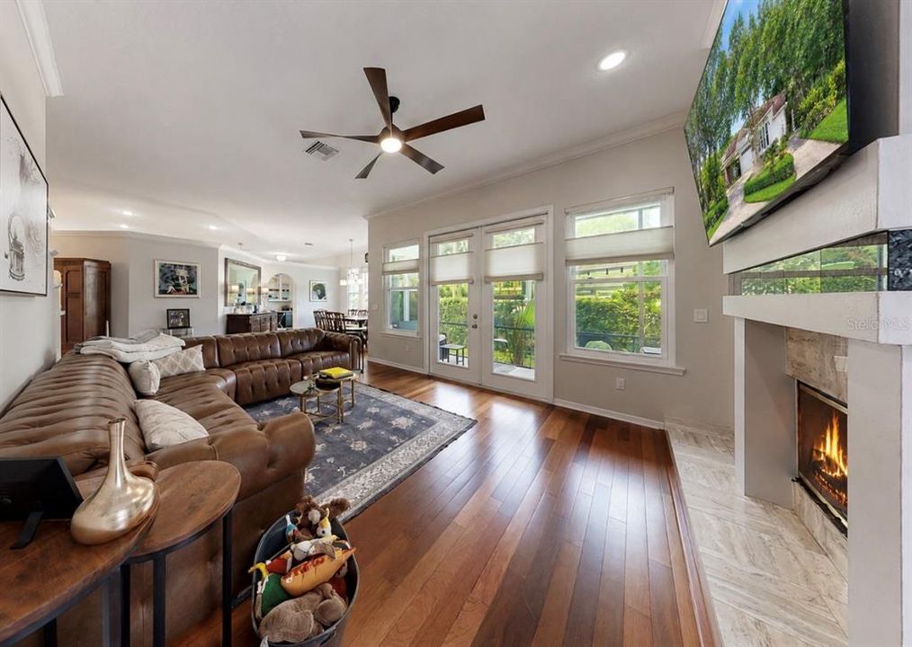 For Sale: $565,000 (3 beds, 2 baths, 1928 Square Feet)