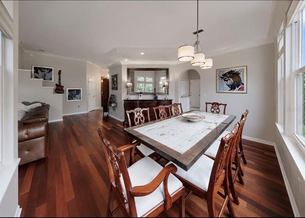 For Sale: $565,000 (3 beds, 2 baths, 1928 Square Feet)