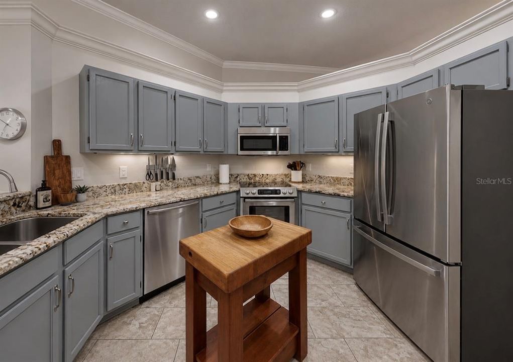 For Sale: $565,000 (3 beds, 2 baths, 1928 Square Feet)