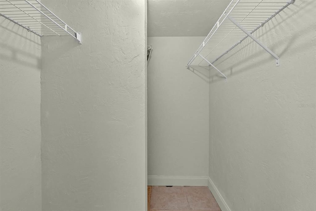 For Sale: $159,000 (2 beds, 2 baths, 970 Square Feet)