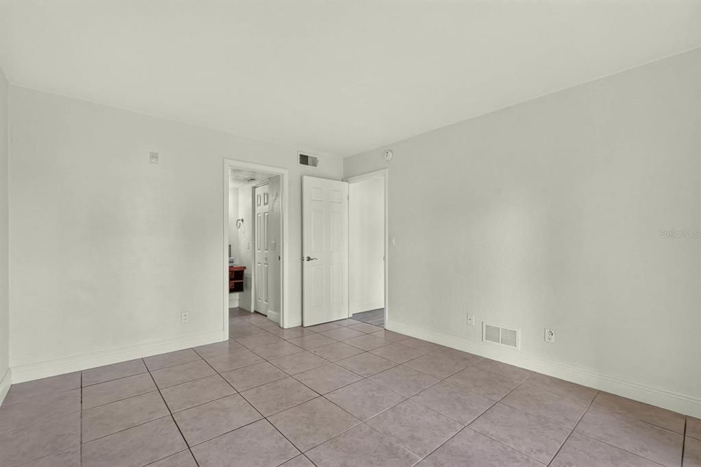 For Sale: $159,000 (2 beds, 2 baths, 970 Square Feet)