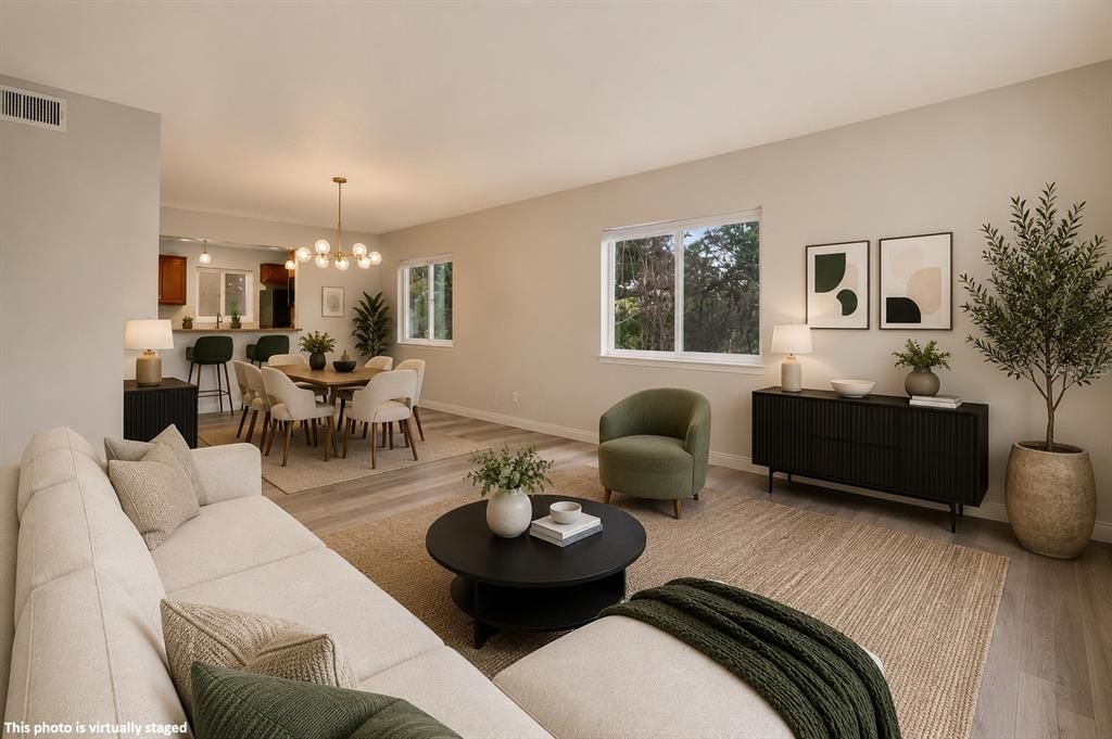 For Sale: $159,000 (2 beds, 2 baths, 970 Square Feet)