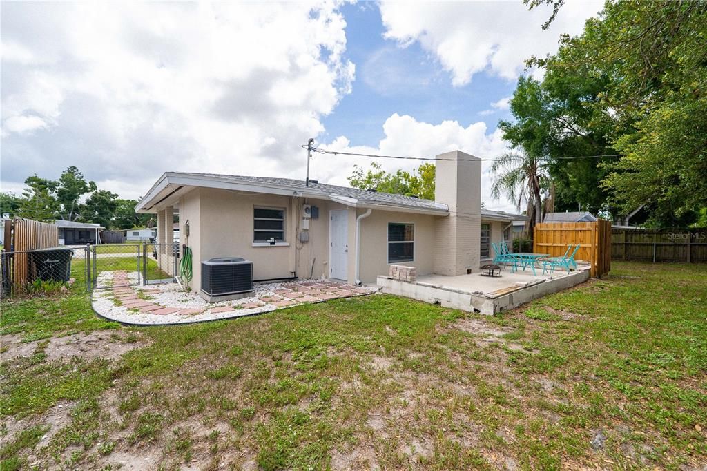 For Rent: $1,900 (2 beds, 2 baths, 1282 Square Feet)