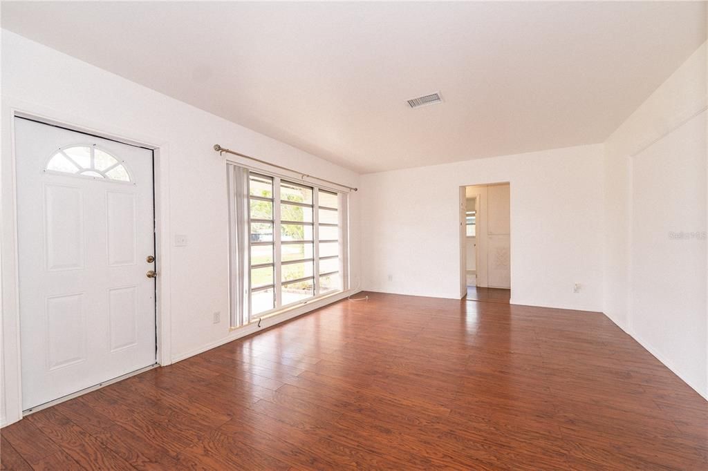 For Rent: $1,900 (2 beds, 2 baths, 1282 Square Feet)