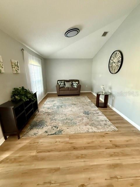 En Venta: $339,000 (3 camas, 2 baños, 2013 Pies cuadrados)