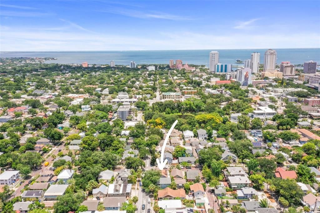 На продажу: $699,000 (2 спален, 2 ванн, 1046 Квадратных фут)