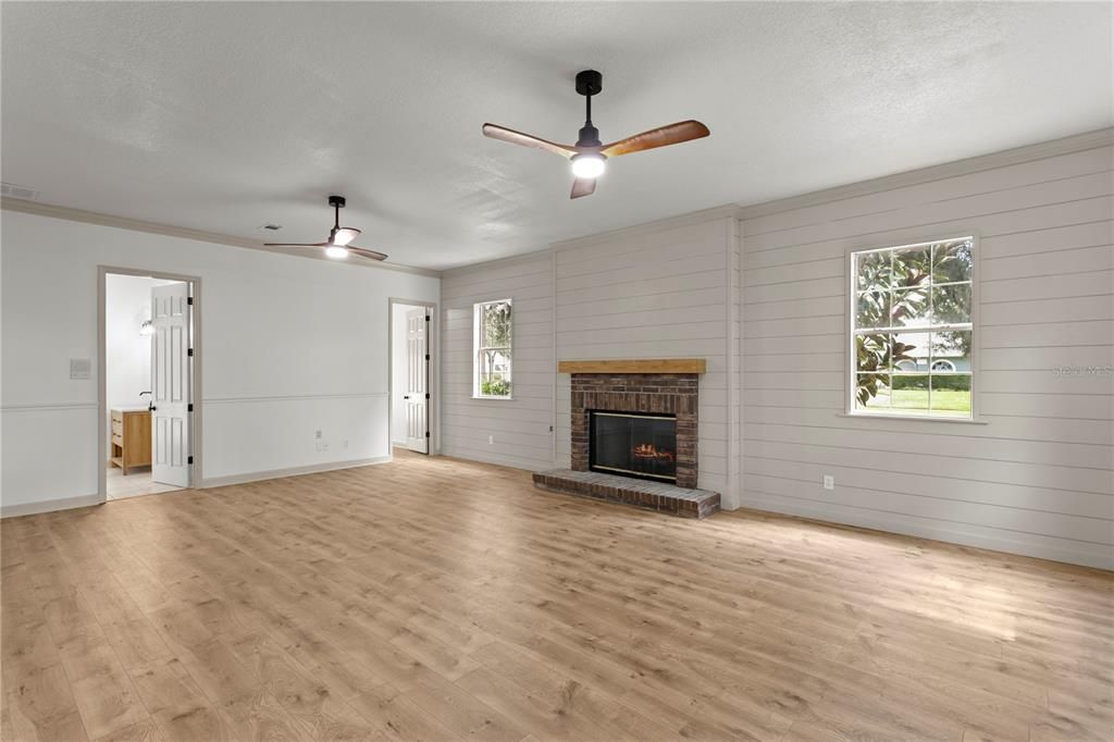 For Sale: $899,000 (4 beds, 3 baths, 4101 Square Feet)
