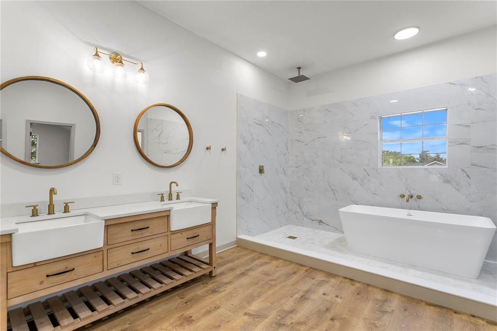 For Sale: $899,000 (4 beds, 3 baths, 4101 Square Feet)