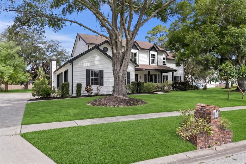 For Sale: $899,000 (4 beds, 3 baths, 4101 Square Feet)