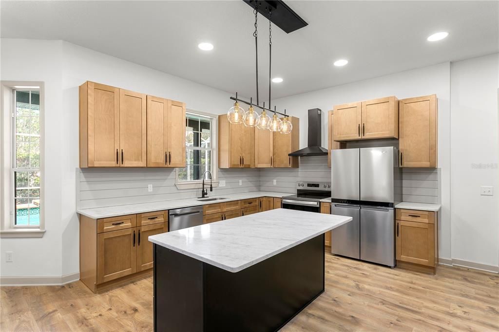 For Sale: $899,000 (4 beds, 3 baths, 4101 Square Feet)