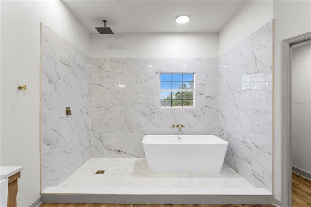 For Sale: $899,000 (4 beds, 3 baths, 4101 Square Feet)