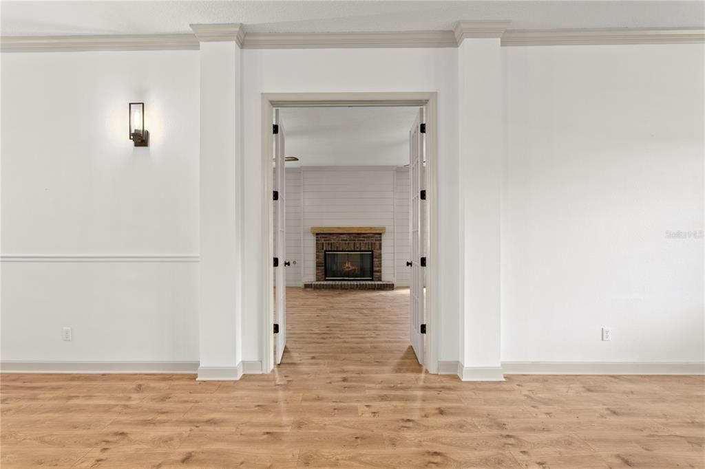 For Sale: $899,000 (4 beds, 3 baths, 4101 Square Feet)