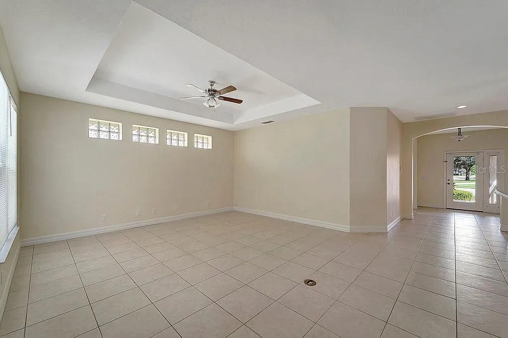 En Venta: $329,900 (3 camas, 2 baños, 2014 Pies cuadrados)
