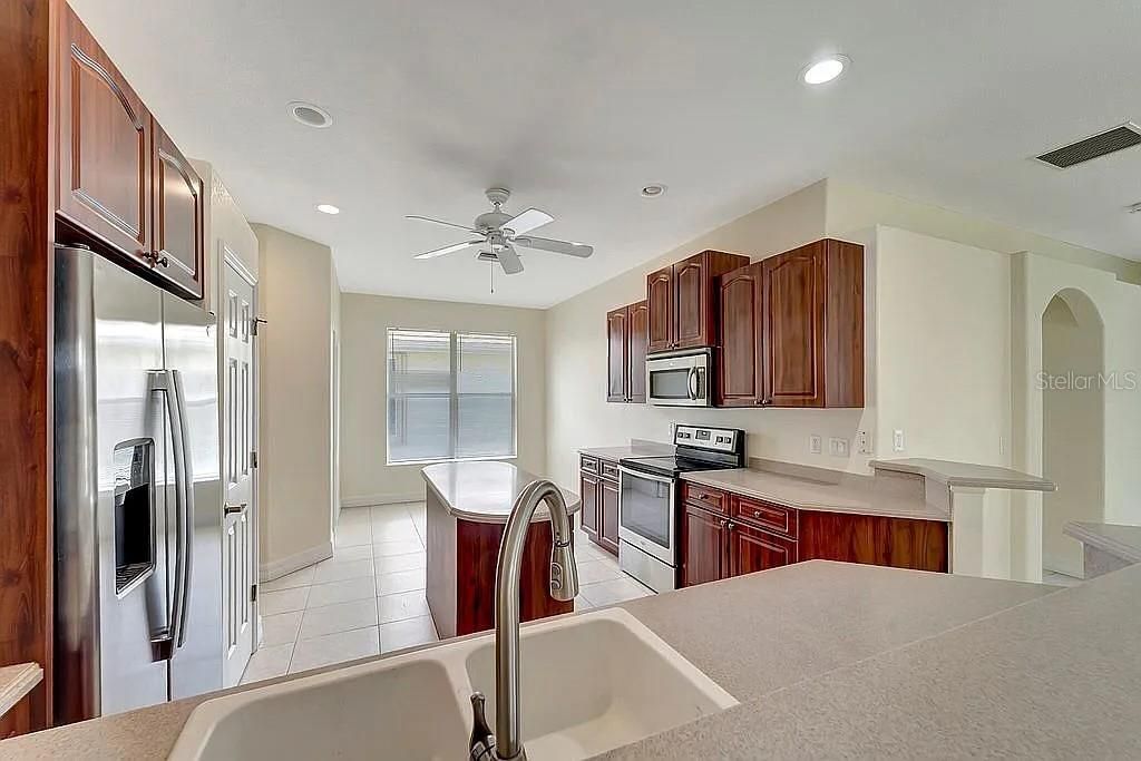 En Venta: $329,900 (3 camas, 2 baños, 2014 Pies cuadrados)