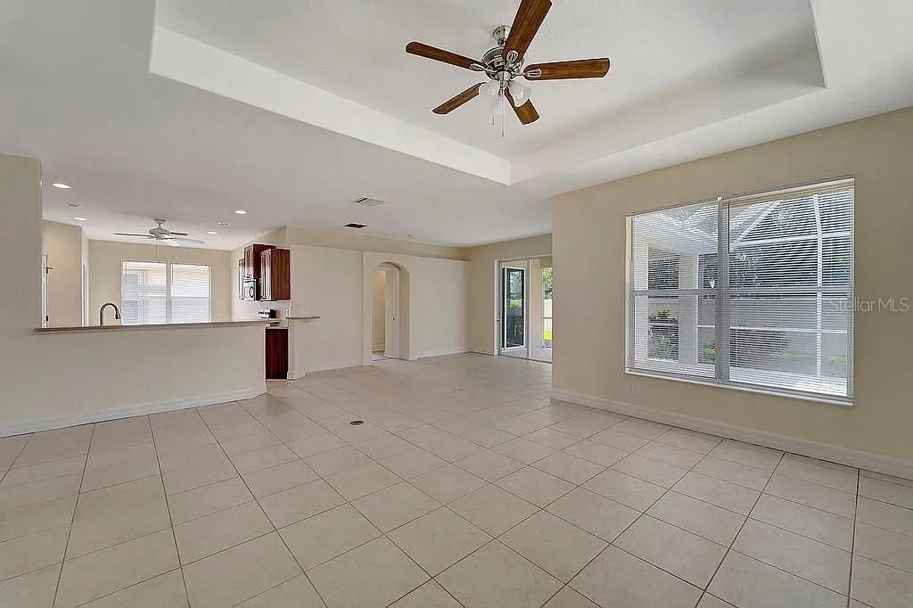 En Venta: $329,900 (3 camas, 2 baños, 2014 Pies cuadrados)