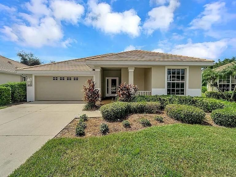 En Venta: $329,900 (3 camas, 2 baños, 2014 Pies cuadrados)