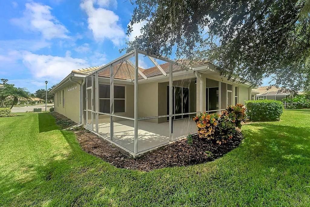 En Venta: $329,900 (3 camas, 2 baños, 2014 Pies cuadrados)