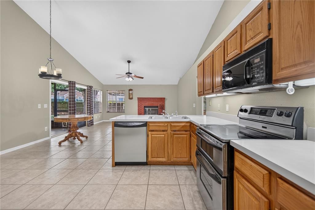 En Venta: $470,000 (3 camas, 2 baños, 1815 Pies cuadrados)