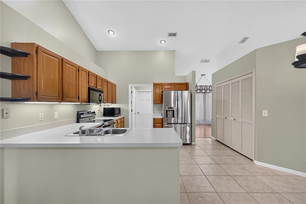 En Venta: $470,000 (3 camas, 2 baños, 1815 Pies cuadrados)