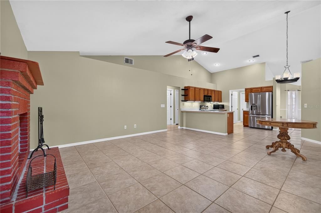En Venta: $470,000 (3 camas, 2 baños, 1815 Pies cuadrados)