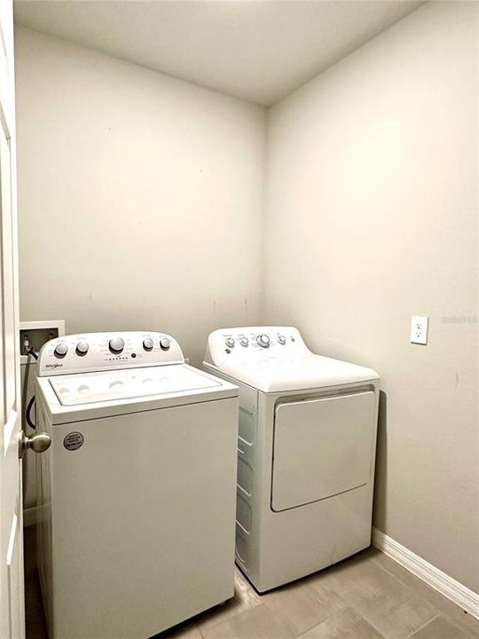 En Renta: $2,295 (4 camas, 2 baños, 1828 Pies cuadrados)