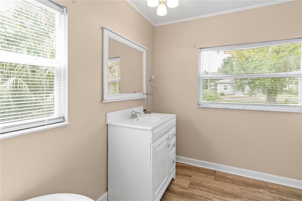 For Sale: $475,000 (3 beds, 2 baths, 1781 Square Feet)