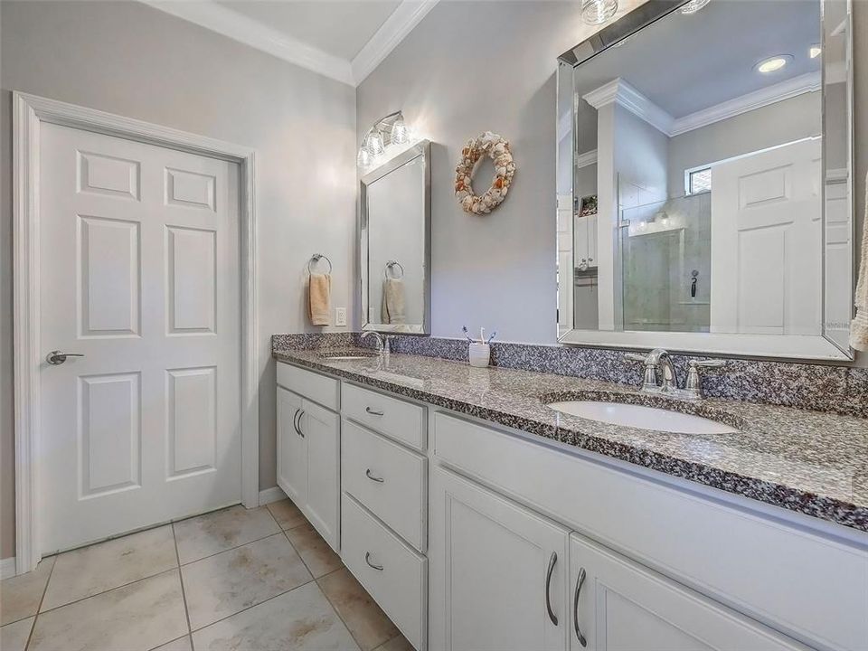 For Sale: $429,000 (2 beds, 2 baths, 1437 Square Feet)