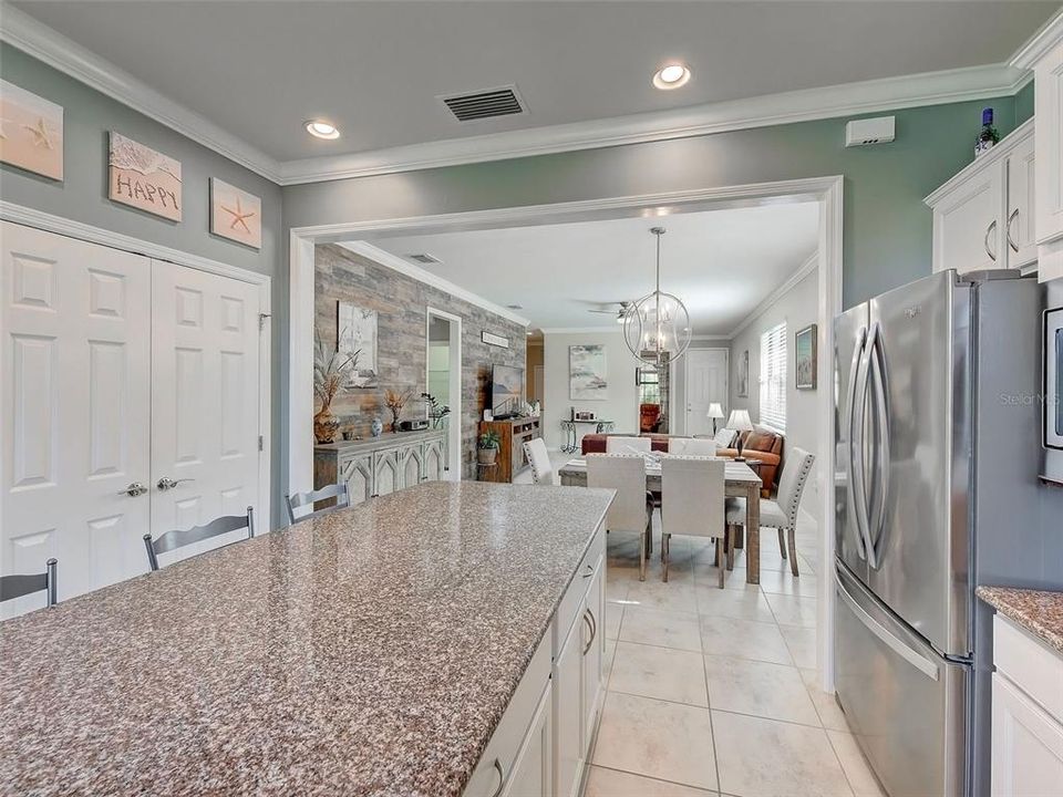 For Sale: $429,000 (2 beds, 2 baths, 1437 Square Feet)