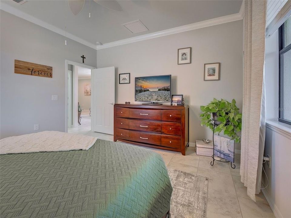 For Sale: $429,000 (2 beds, 2 baths, 1437 Square Feet)